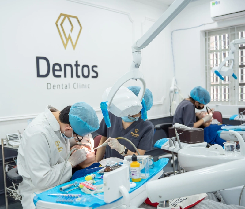 Đội ngũ bác sĩ chuyên môn cao tại Dentos kiến tạo hơn 30.000 nụ cười